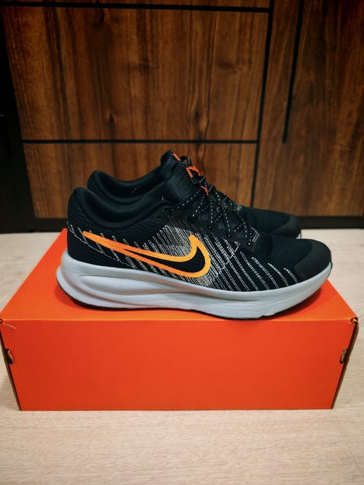 Маратонки NIKE Run Defy