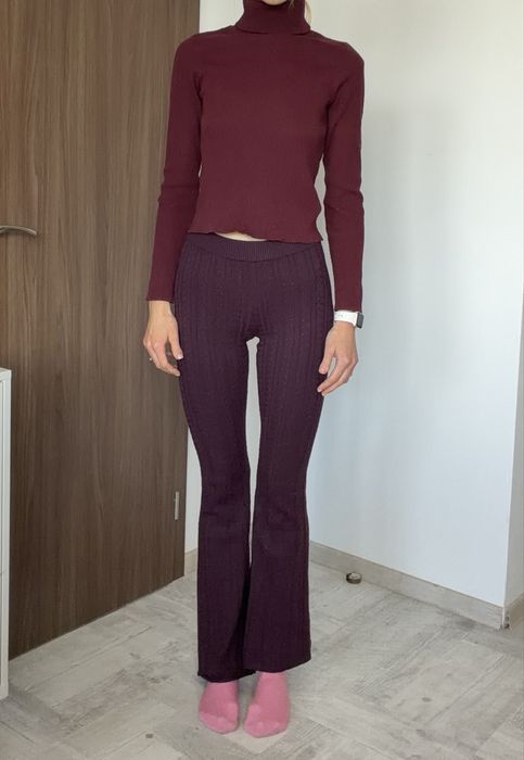 Бордо панталони Bershka