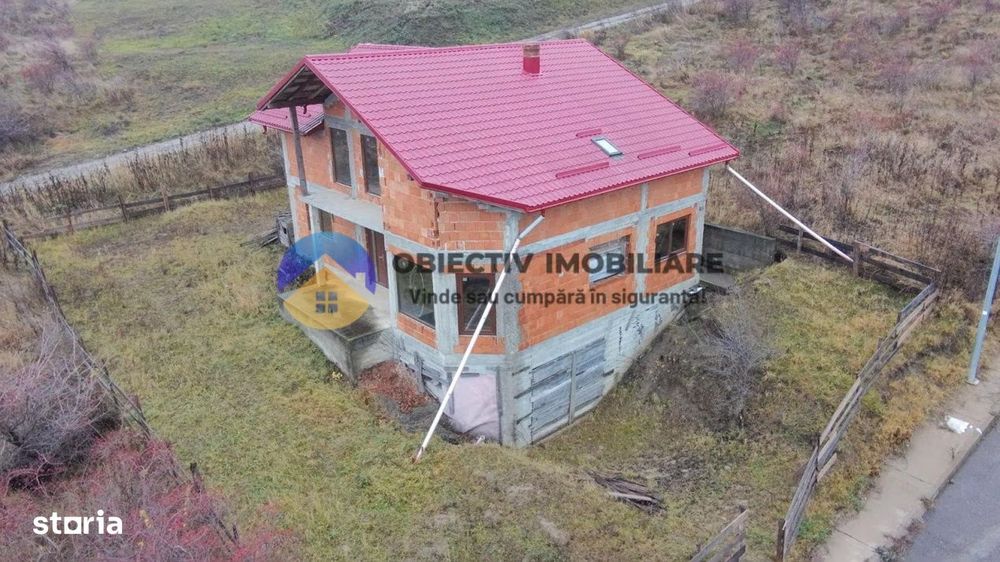 Vila la rosu si teren 500 mp de vânzare Zona Fermelor