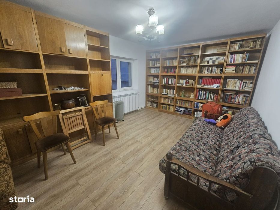 Obcini, parter- vand apartament de 3 camere, perfect spatiu/cabinet.