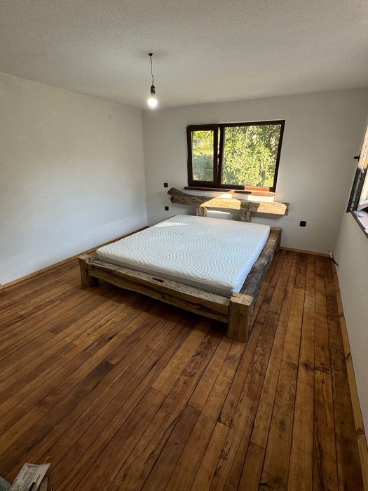 Дизайнерска спалня от стари греди (масив)