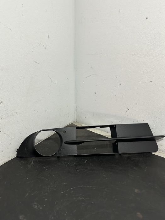 Grila bara dreapta fata BMW Seria 5 E60 E61 520d 525d 530d 535d