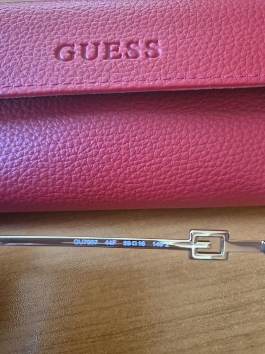 Дамски слънчеви очила Guess