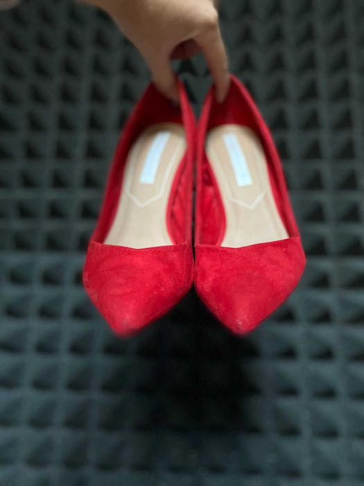 Pantofi rosii marimea 38