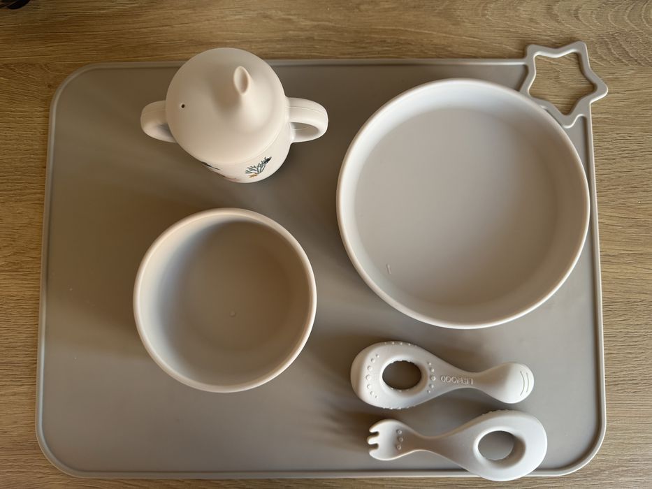 Силиконов комплект захранване бебе Liewood + подарък подложка