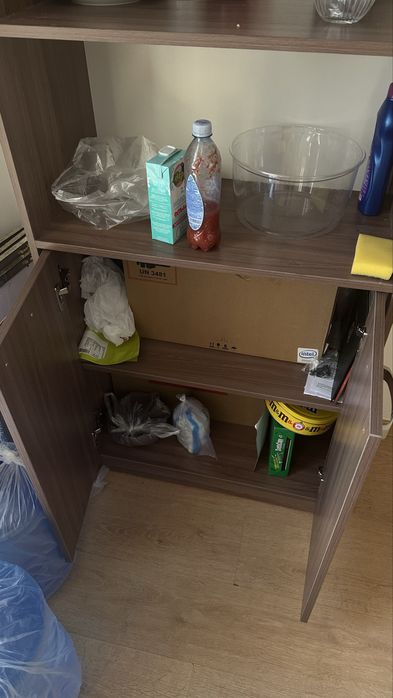 Офисные столы 3шт и шкафчик 1шт