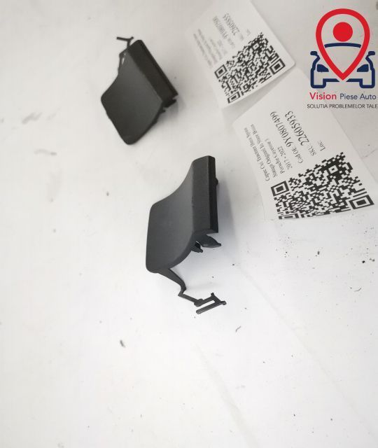 Capac Cui Tractare Bara Spate Stanga Original In Stare Buna Porsche  C