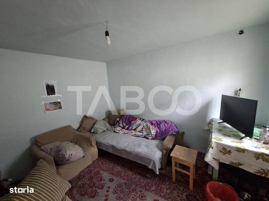 Casa individuala de vanzare in Poplaca -acces auto si strada asfaltata