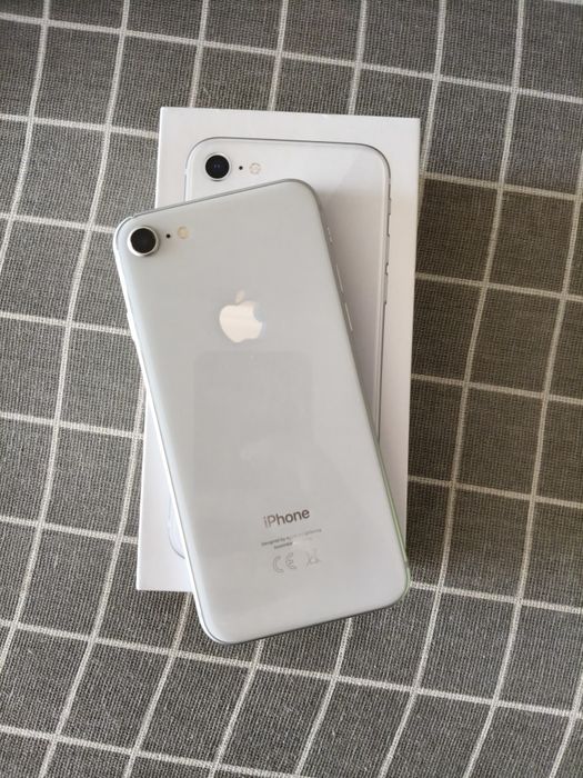 Продаю iphone(айфон) 8