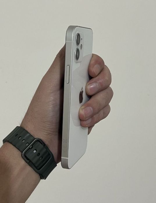 Iphone 12 ideal xolada abmen bor faqat iphonega