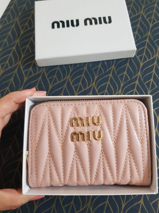 Miu Miu portofel 13 x 9cm