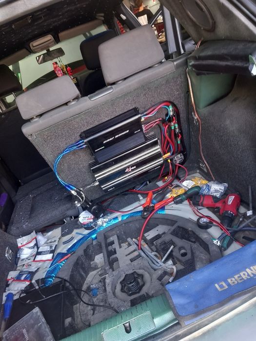 Montez stații audio  difuzoare si sisteme audio auto .detalii la numărul de telefon