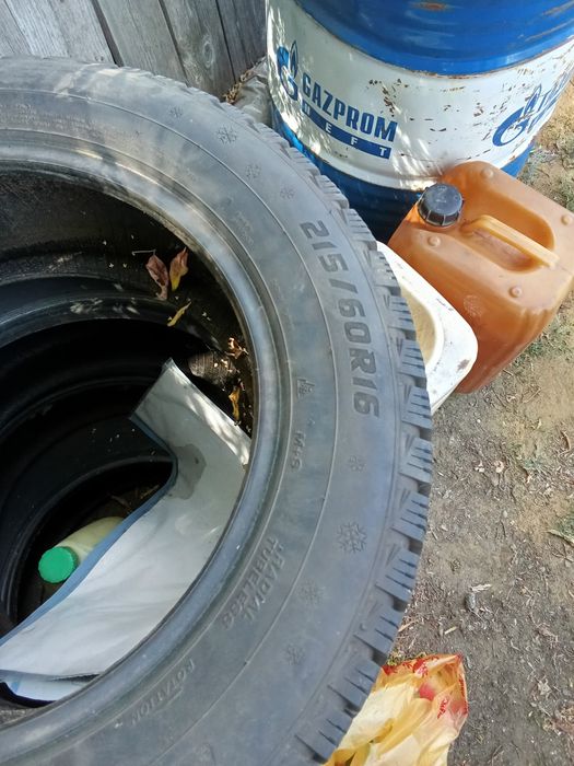 Продам резину 215/60/16