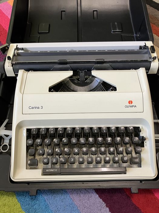 Пишеща машина Olympia Carina3