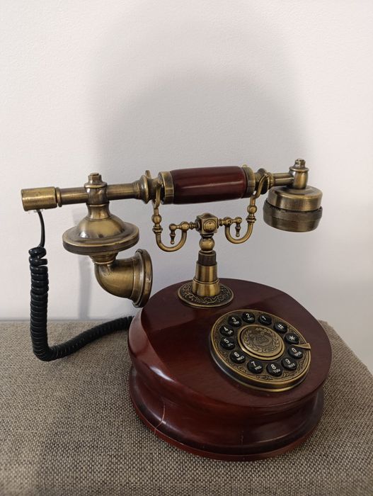 Античен стационарен телефон