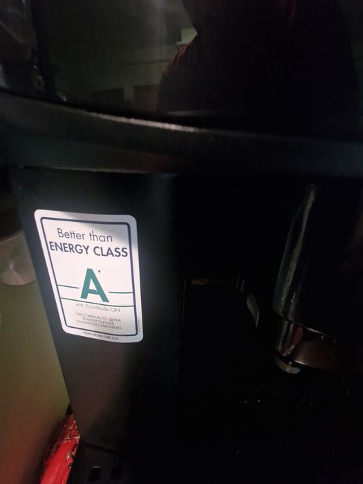 Aparat de cafea boabe Delonghi