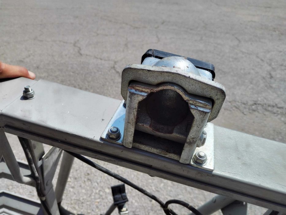 Багажник за велосипеди за теглич за 4 броя колелета