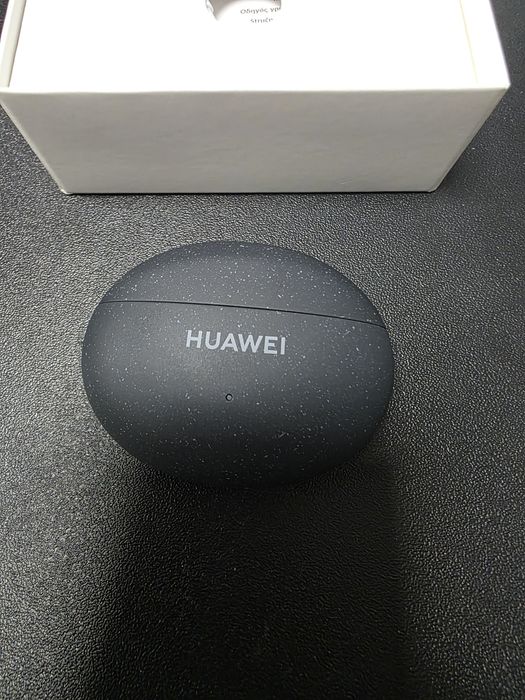 Hauwei Watch 4 Pro Titanium + слушалки Hauwei FreeBuds 5i