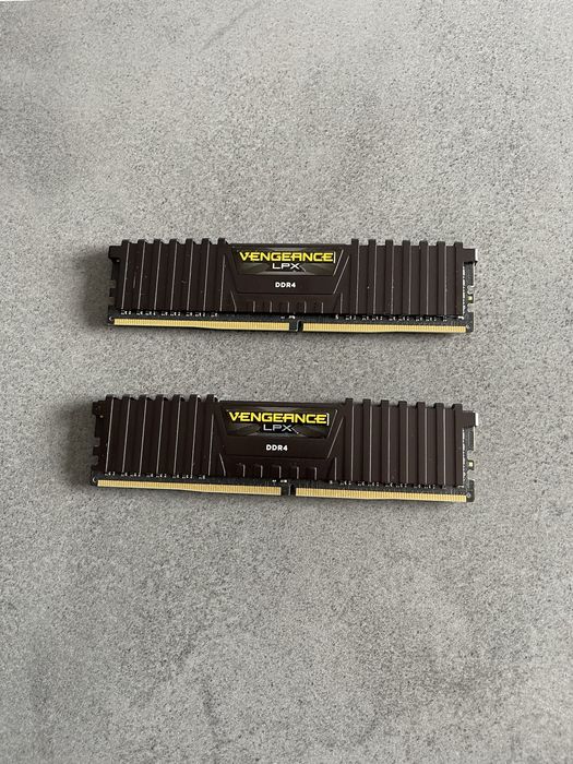 Kit 16 GB RAM DDR4 2400Mhz