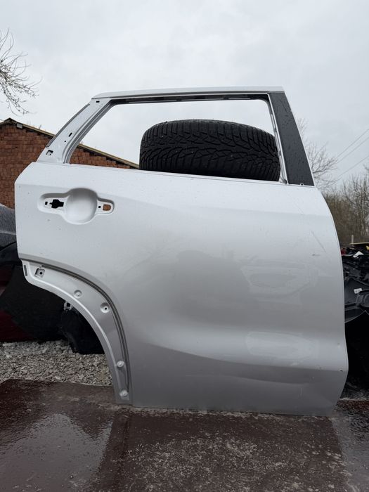 Врата Suzuki SX4 Cross 2021 год.-