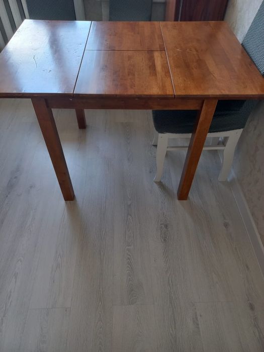 Продается стол дерево