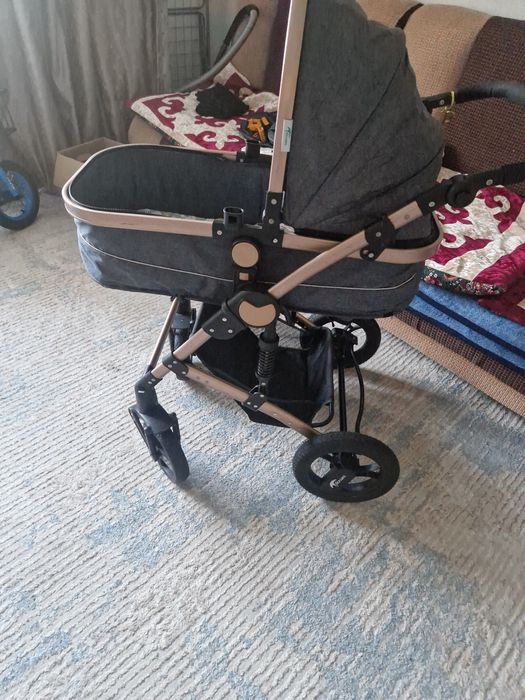 Коляска в хорошем состоянии