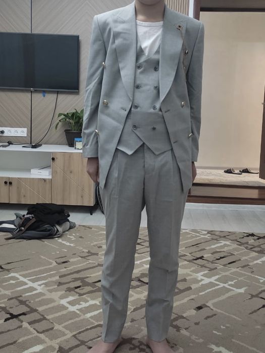 Костюм троика серый