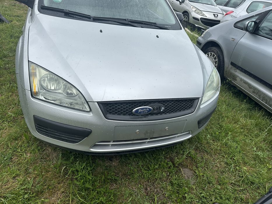 Capotă bară faruri aripi roți triple ford Focus 2