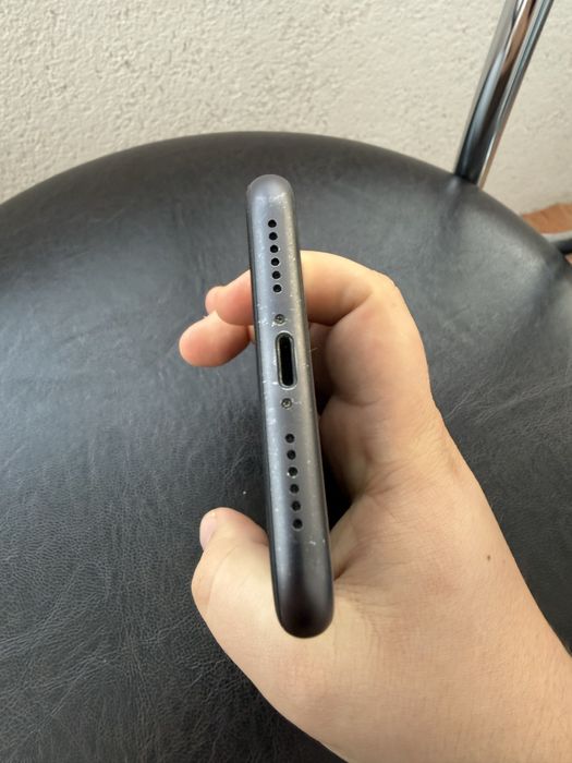 Vand iPhone 11 64gb
