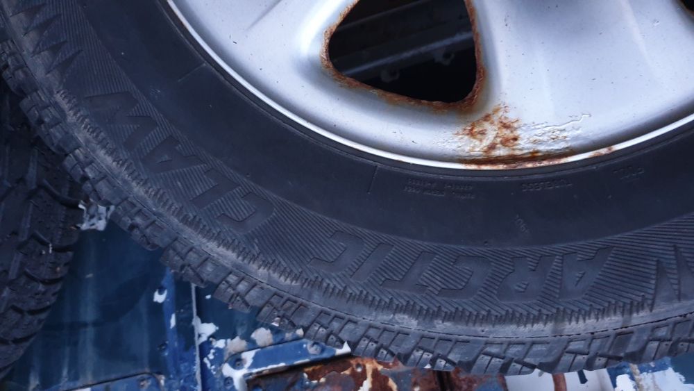 Джанти 16 5х114.3 с гуми 215 70 16