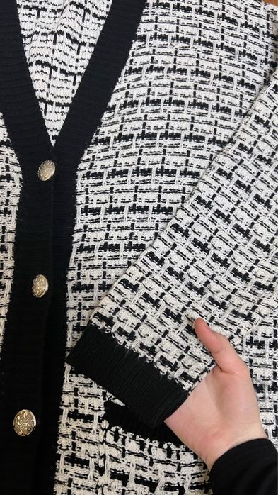 Чёрно-белый тёплый кардиган