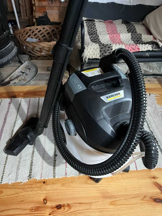 Aspirator cu spalare Karcher SE5