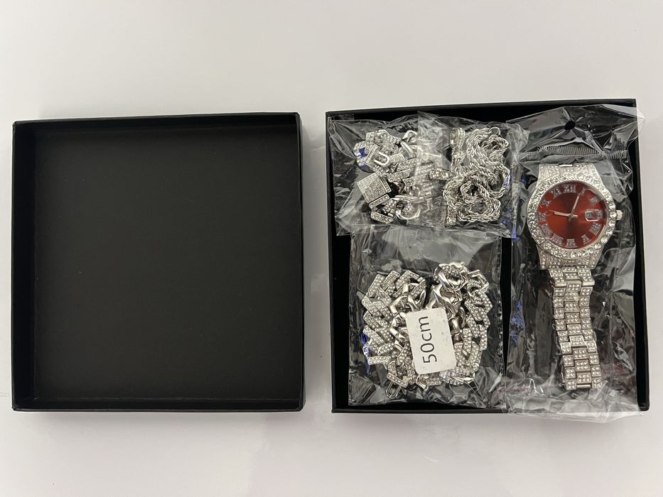 Set  elegant  Nou, cu Ceas, Lant cu pandativ, Bratara, Cruce si Colier