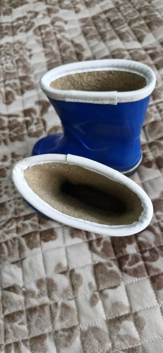 Продам сапожки резиновые