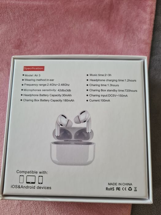 Vând casti air 3