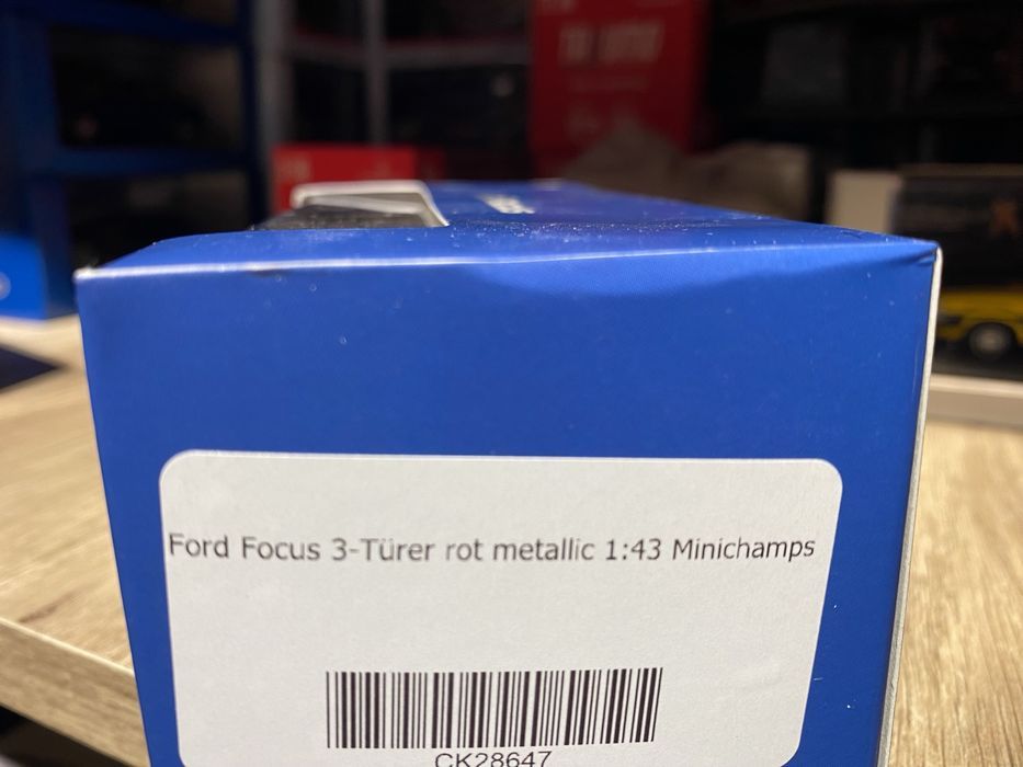 MINICHAMPS FORD FOCUS machetă auto scara 1:43 3 uși