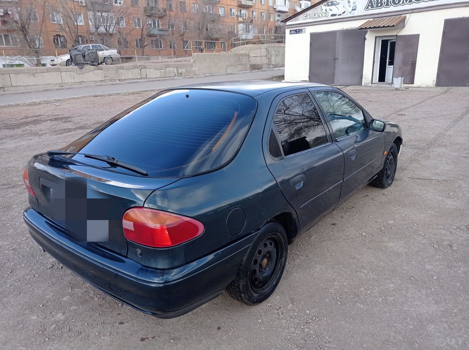 Ford Mondeo 1996 1.6