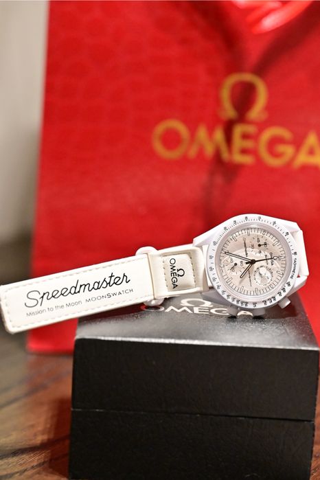 Omega Swatch Snoopy