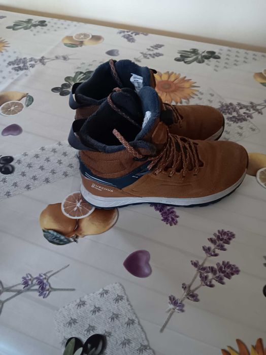 Продавам детски боти за момче