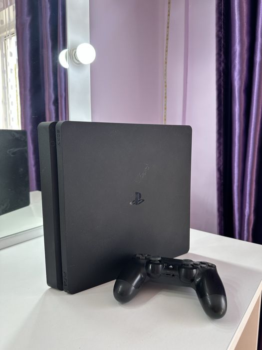 PS4 Slim 1TB + controller | Stare foarte bună