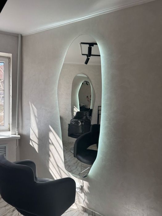 Продам зеркало с подсветкой!