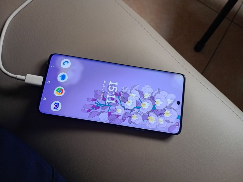 Продам телефон в отличном состоянии