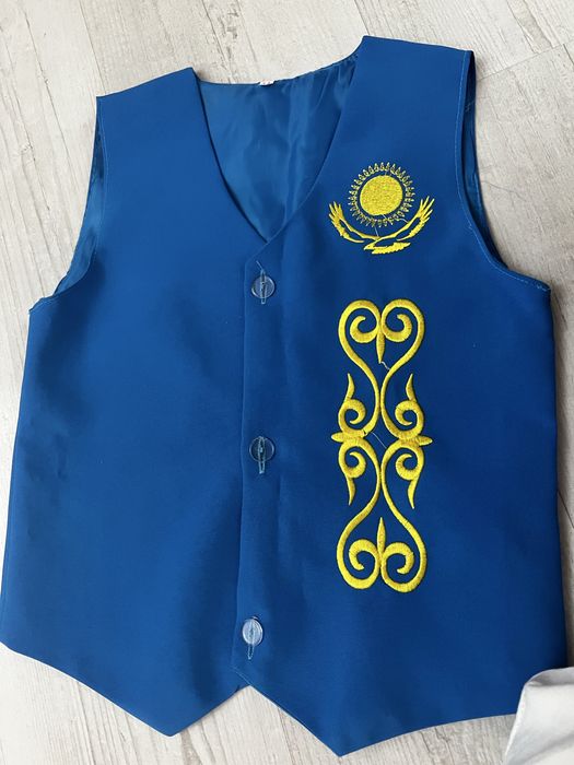 жилет в национальном стиле размер 34 на 5-6 лет