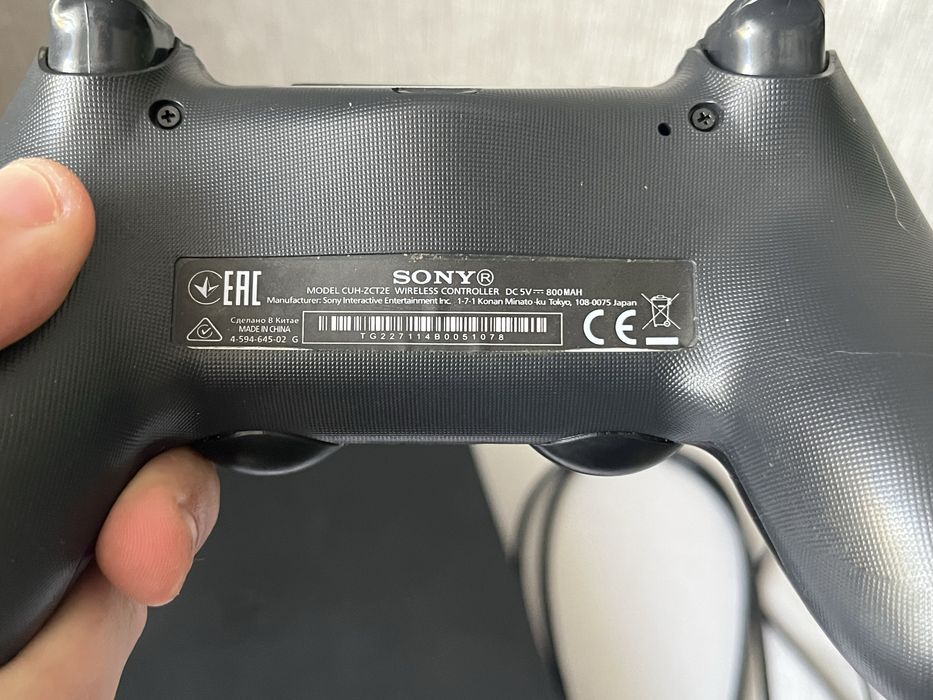 PS4 Slim 1TB + оригинальный DualShock 4 + коробка