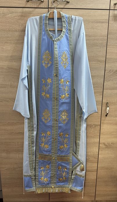 Veșminte preoțești ortodoxe complete – albastru, broderie aurie și argintie