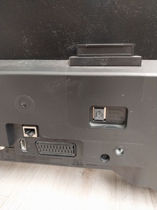 Смарт телевизор Sony 101см. С кронштейном.