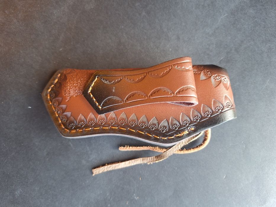 Сгъваем нож-стомана G10 с кожена кания.