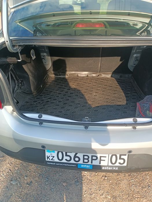 Продаю Рено Логан