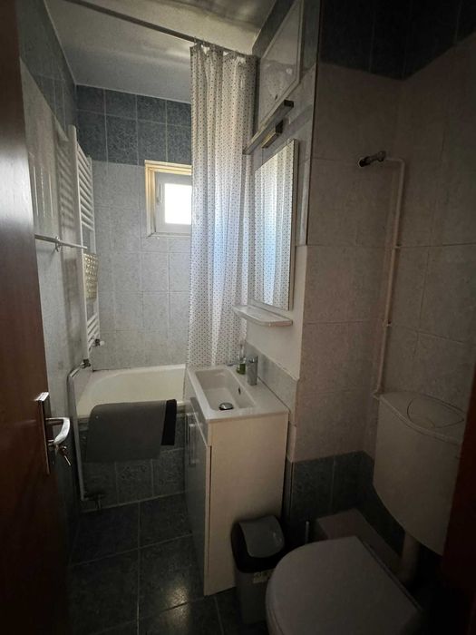 Apartament Take Ionescu 2 camere, bloc anvelopat, centrala proprie.
