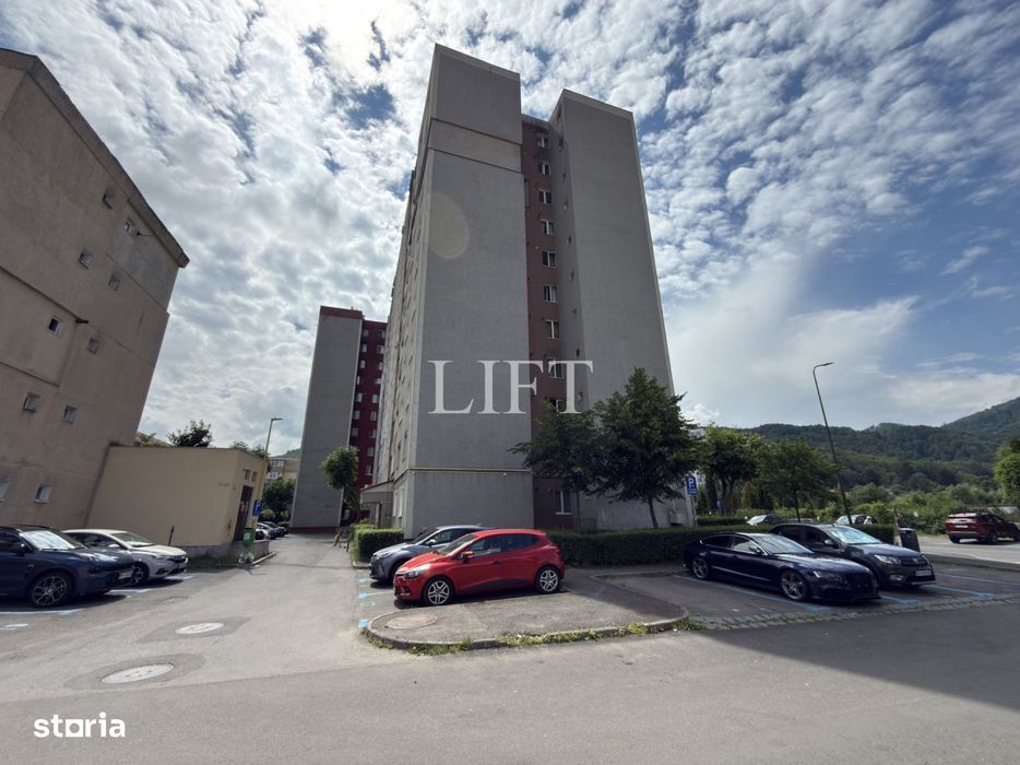 Apartament de 2 camere, 50mp, etaj intermediar, Zona Noua